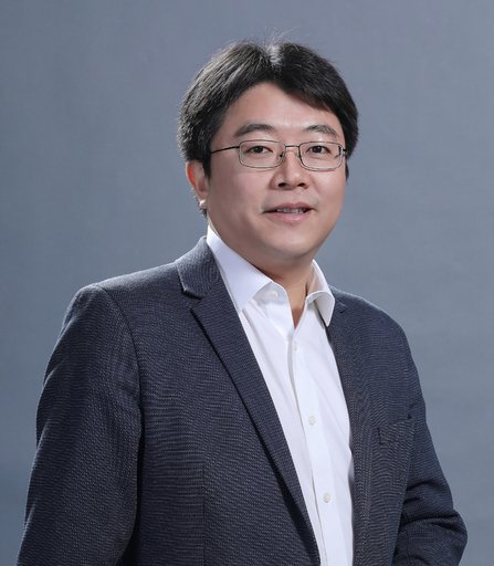 Portrait of Ji-Rong Wen