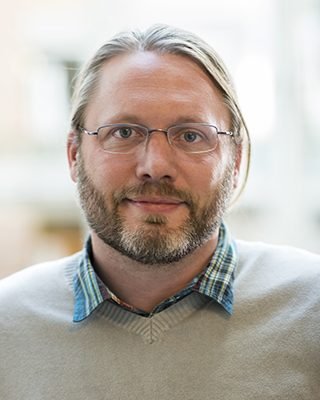 Portrait of Luke Zettlemoyer